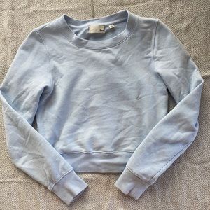 Cute light blue fitted sweatshirt